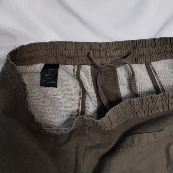 Jet Lag Cargo shorts - Picture 3 of 8